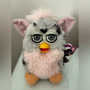 Tiger 1998 Furby 70-800 Gray/Pink - original tag attached